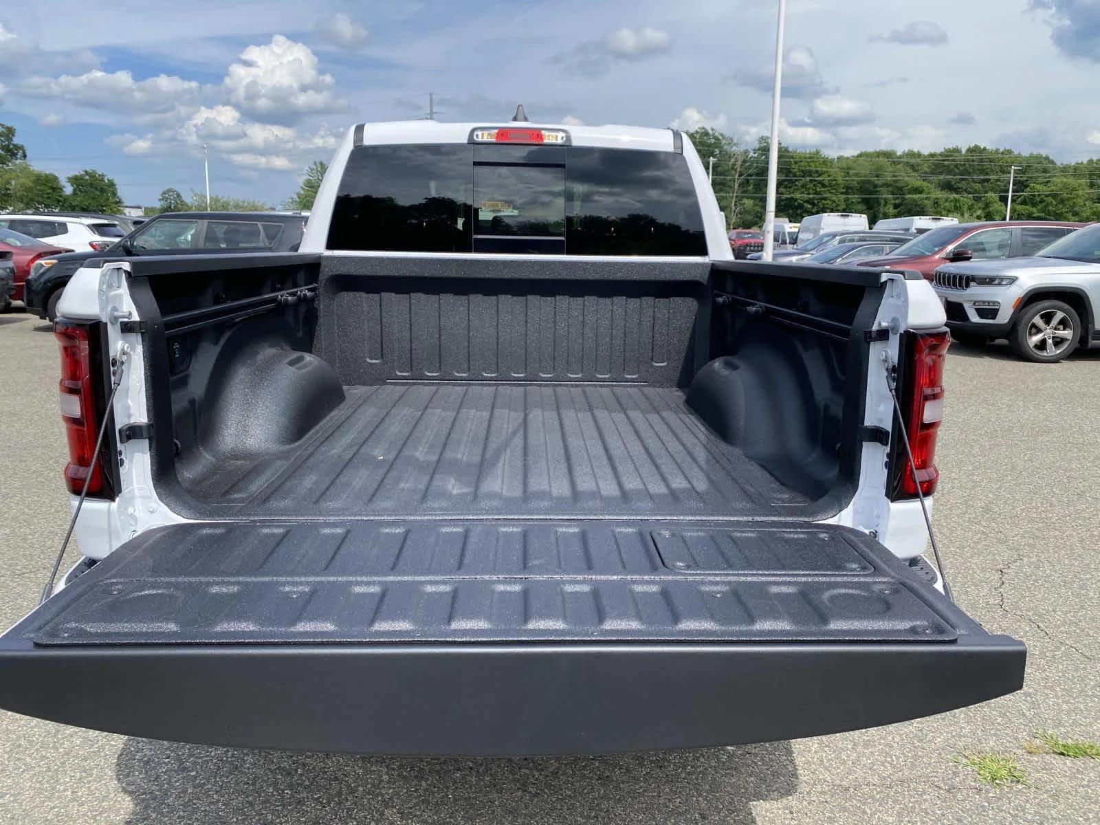 New 2026 Bright White Clear-Coat Exterior Paint RAM Laramie image 5