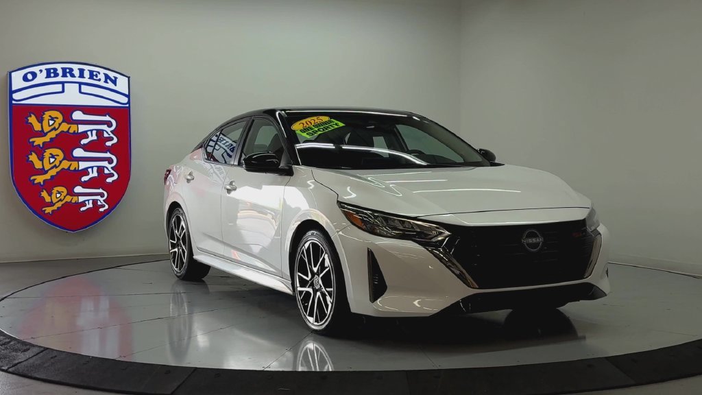 Used 2025 Aspen White Nissan SR image 2