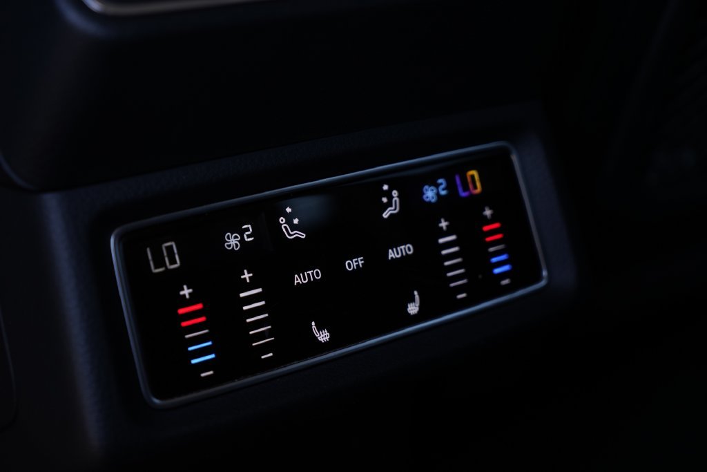 Used 2021  Audi Premium Plus image 30