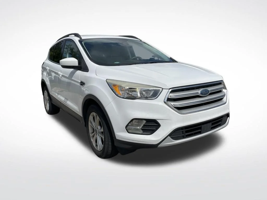 Used 2018 Ford Escape SE with VIN 1FMCU0GD2JUB68058 for sale in Fort Pierce, FL