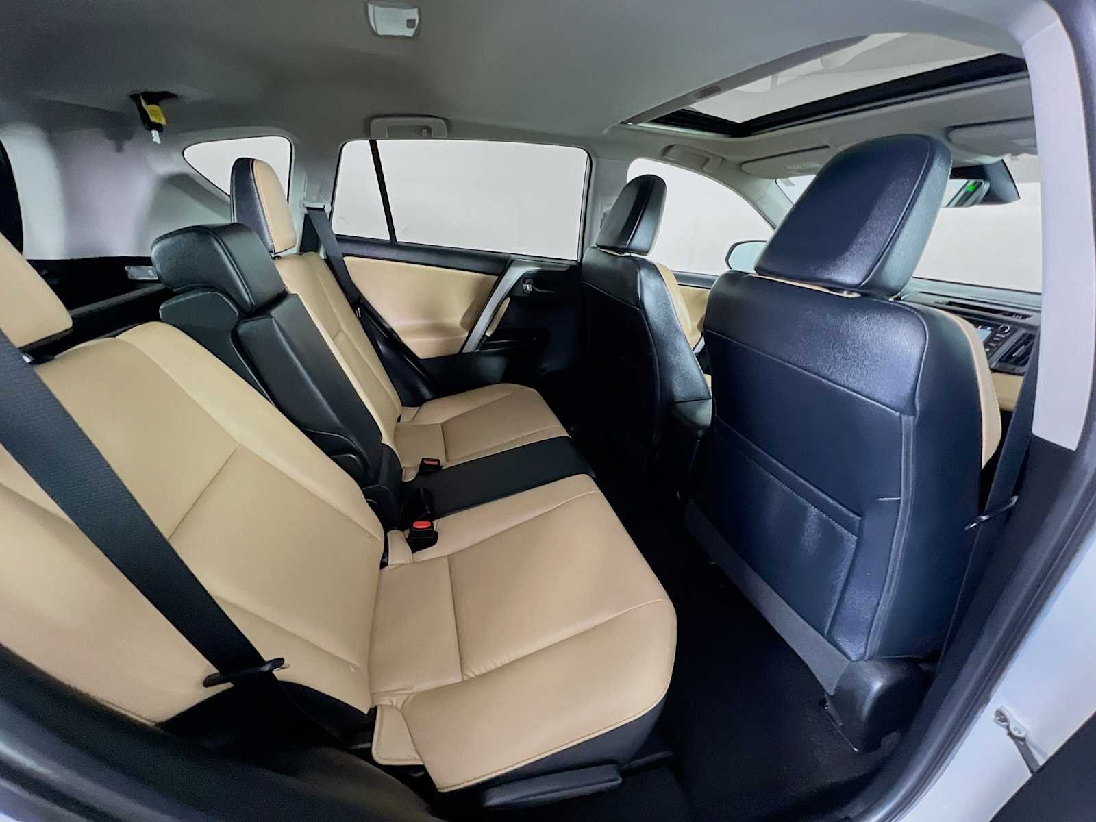 Used 2017 Blizzard Pearl Toyota Limited image 28