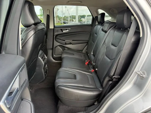 Used 2022 Silver Ford Titanium image 17