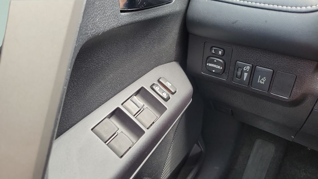 2018 Toyota RAV4 XLE - Photo 20