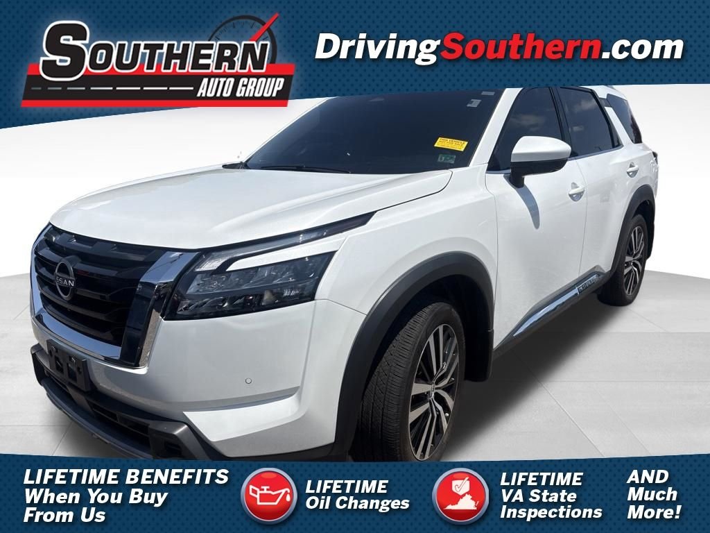 Used 2025 White Nissan Platinum image 1