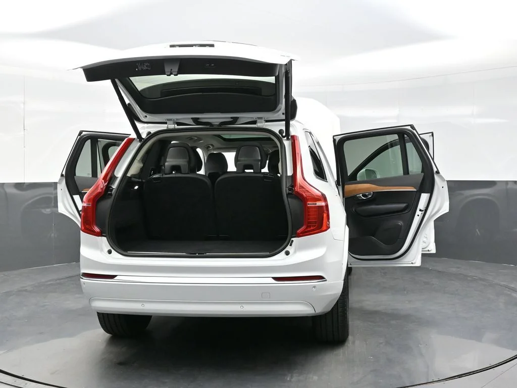 Certified Used 2023 Crystal White Volvo Plus image 46
