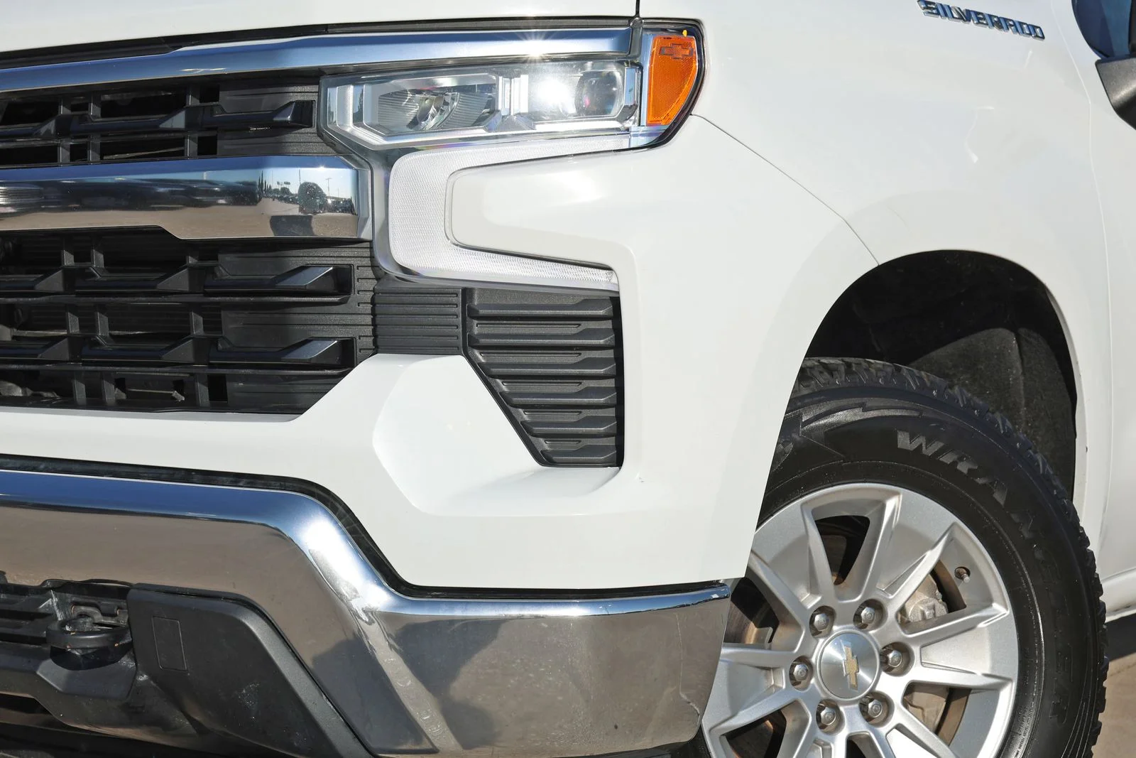Used 2023 White Chevrolet LT image 10