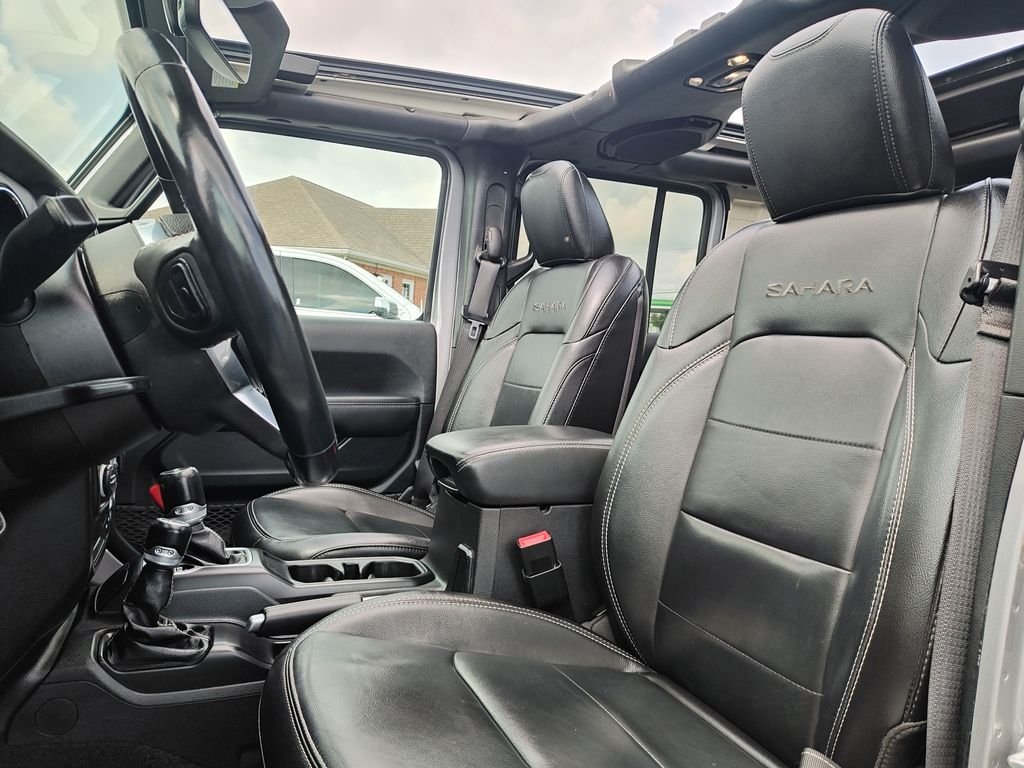 Used 2021 Silver Jeep Unlimited Sahara image 13