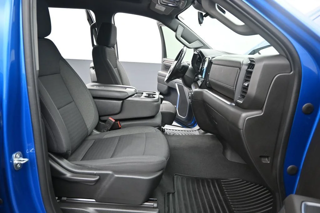 Used 2022 Blue Chevrolet RST image 24