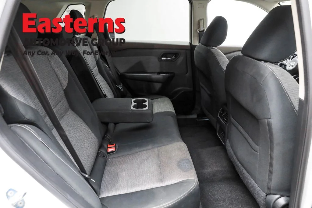 Used 2022 White Nissan SV image 22