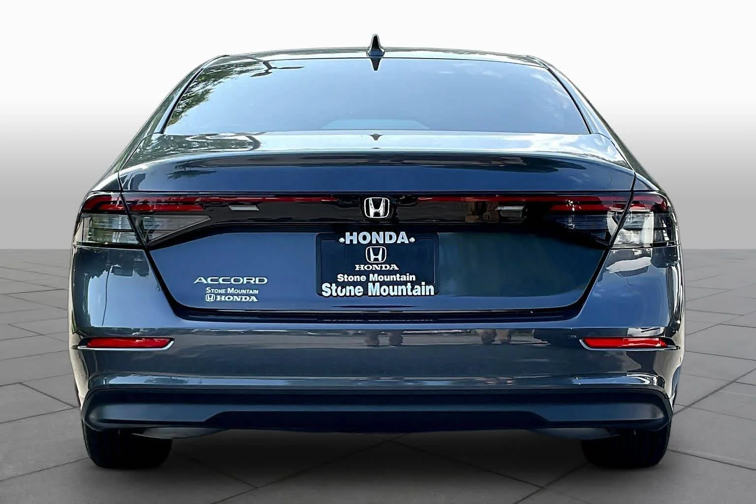 Used 2025 Meteorite Gray Metallic Honda LX image 5