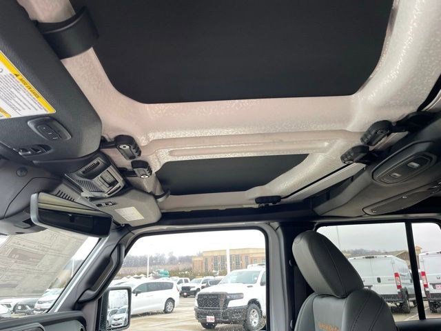 New 2026 Bright White Clearcoat Jeep Mojave X image 15