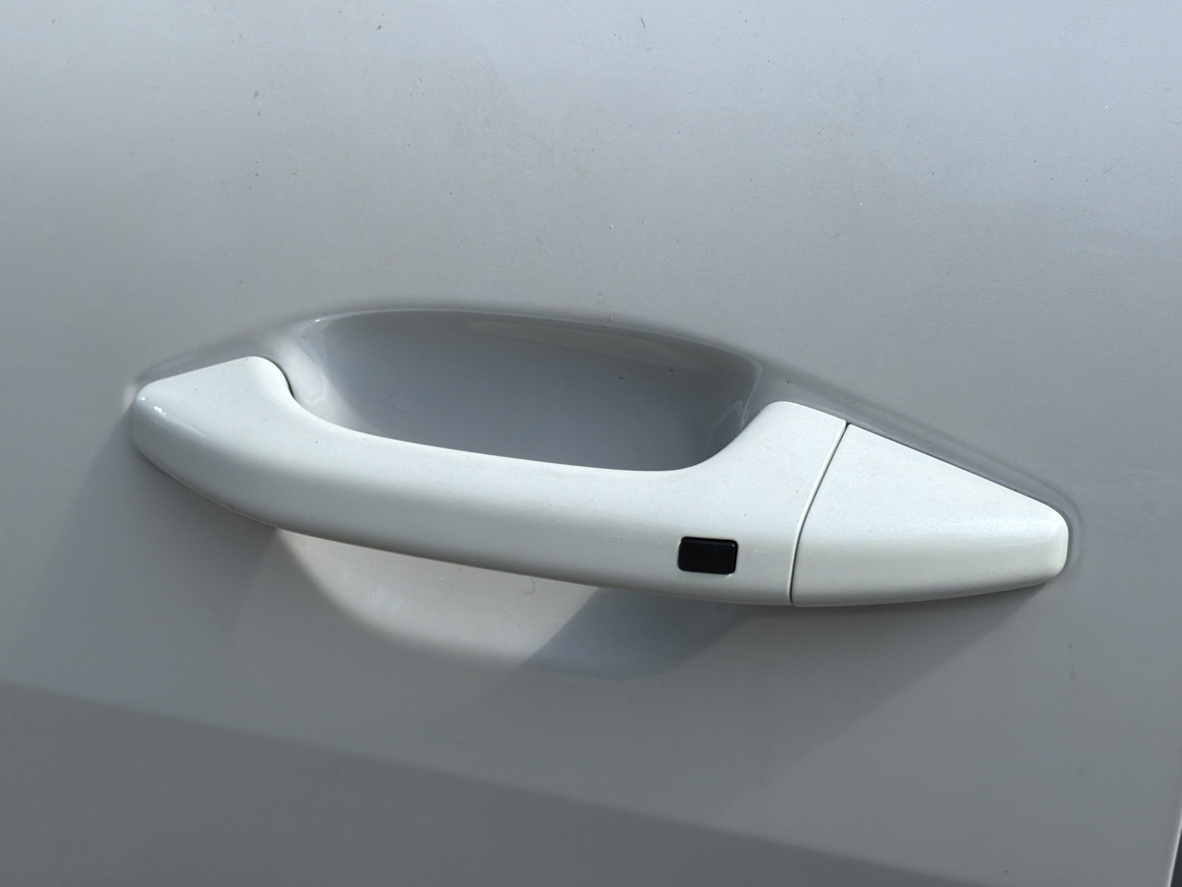New 2026 Snow White Pearl Kia EX image 28