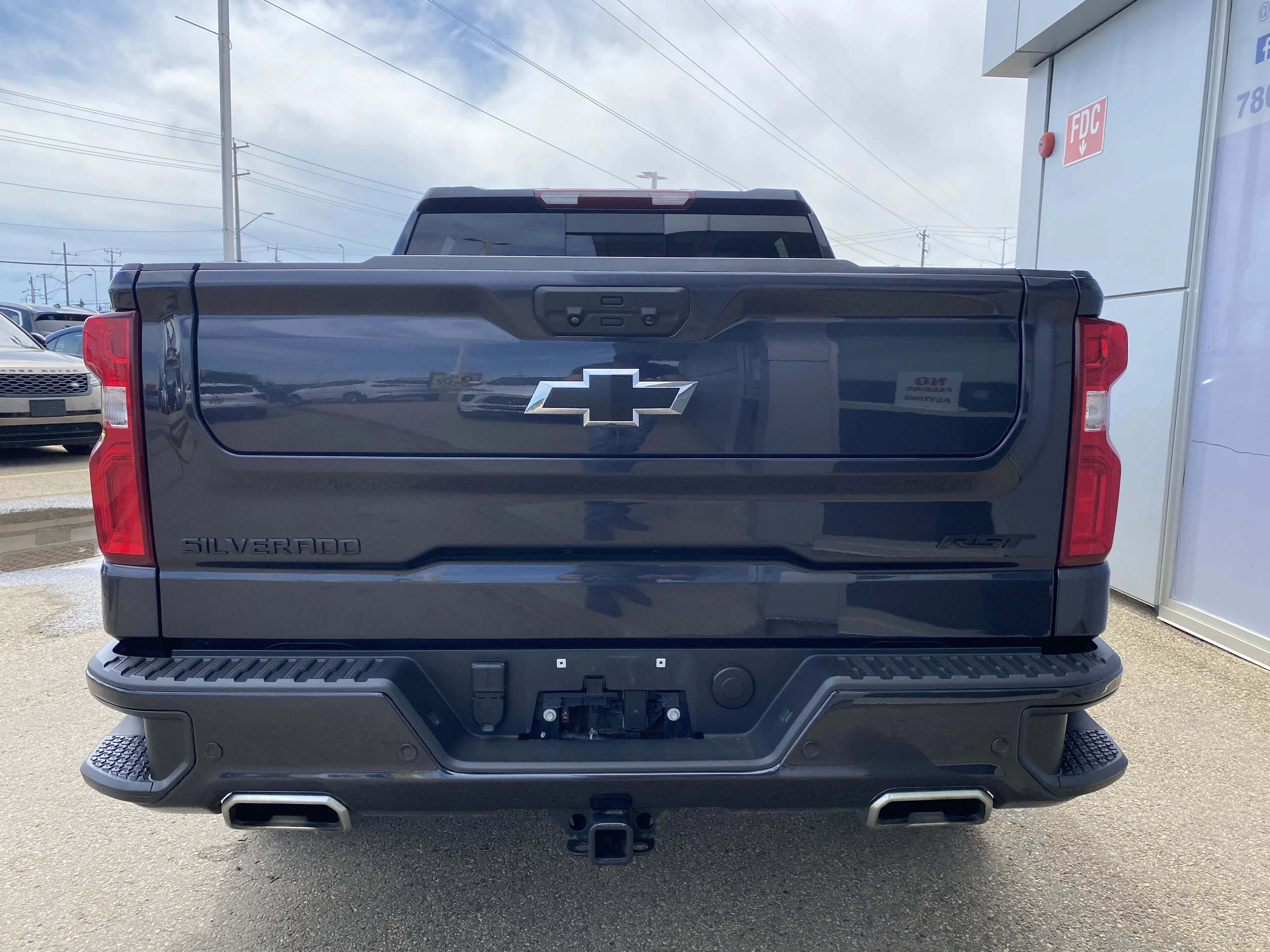 Certified Used 2023 Gray Chevrolet 4WD Crew Cab 147 RST * 6.2L* 22 INCH WHEELS* SUNROOF* image 4