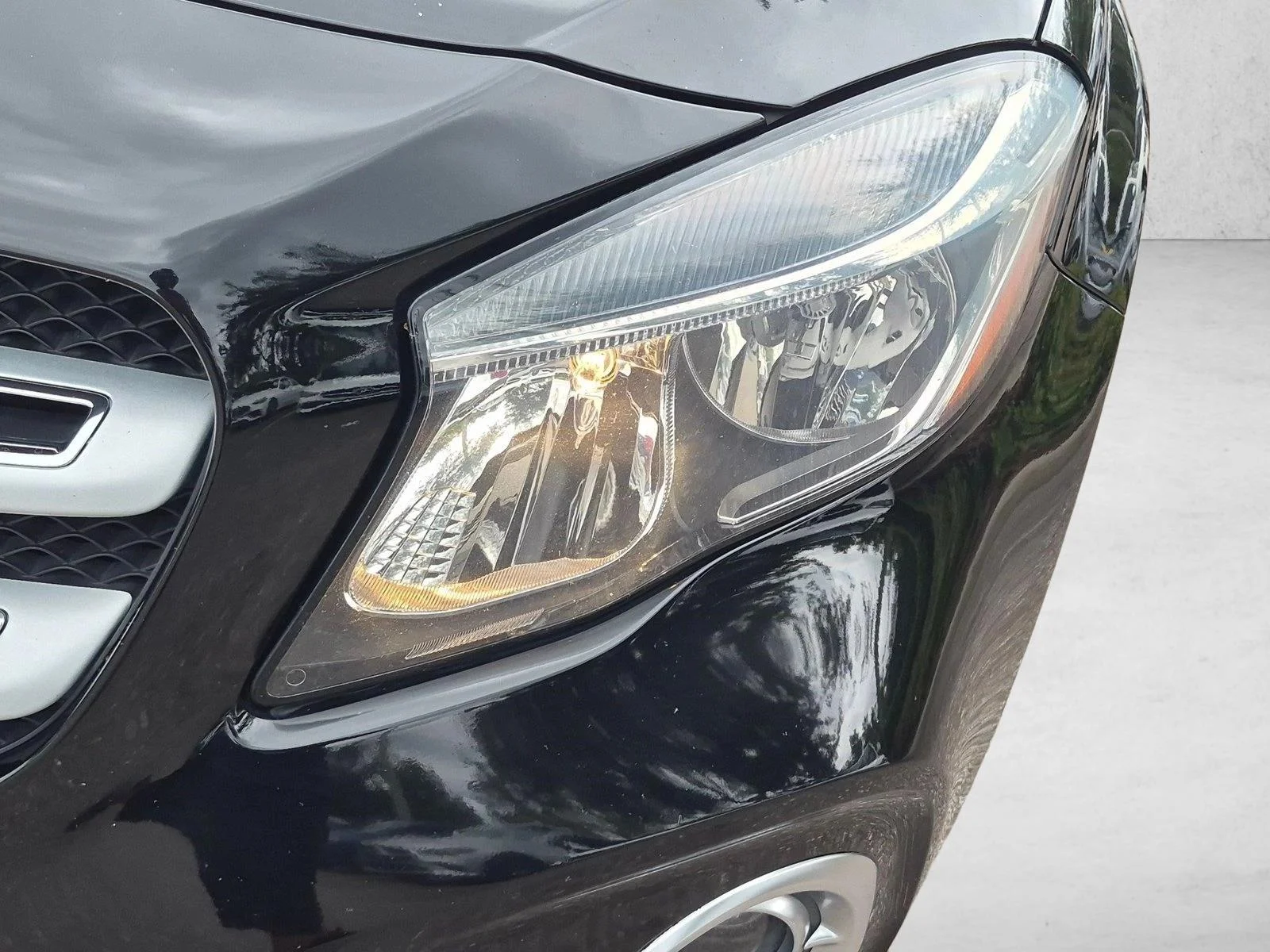 Used 2018 Night Black Mercedes-Benz GLA 250 image 8