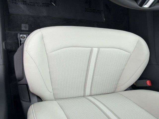 New 2026 White Hyundai SE image 9