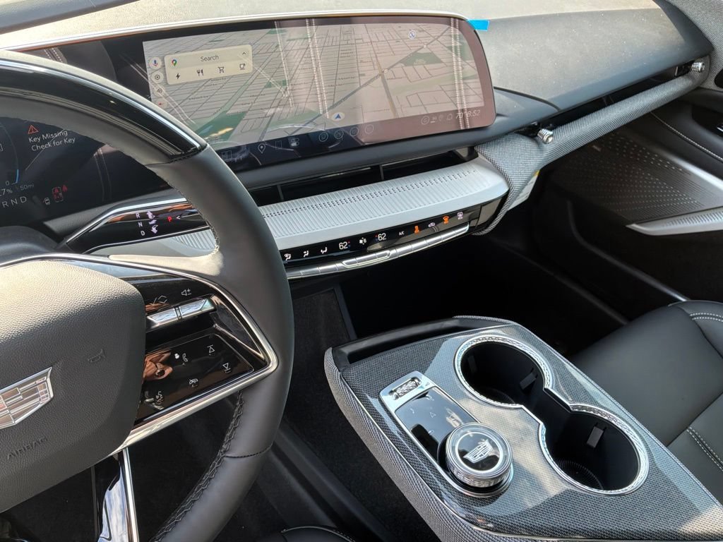 2027 Cadillac OPTIQ Luxury - Photo 23