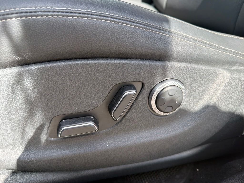 Used 2026 Red Genesis 2.5T image 15