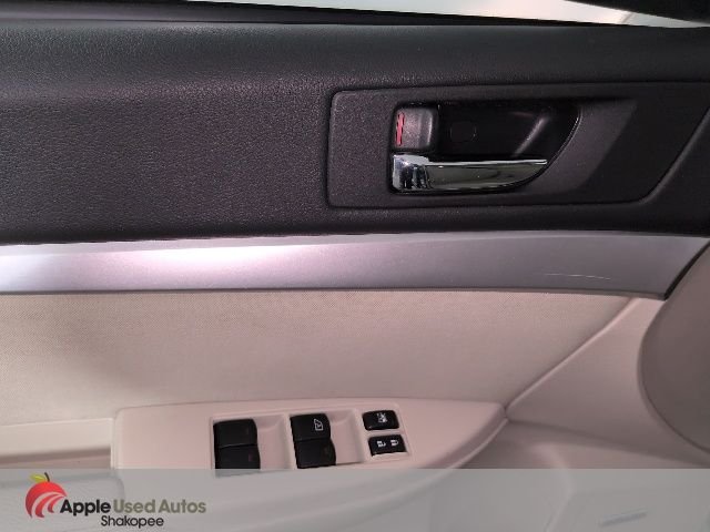 Used 2010 Green Subaru 2.5i Premium image 12