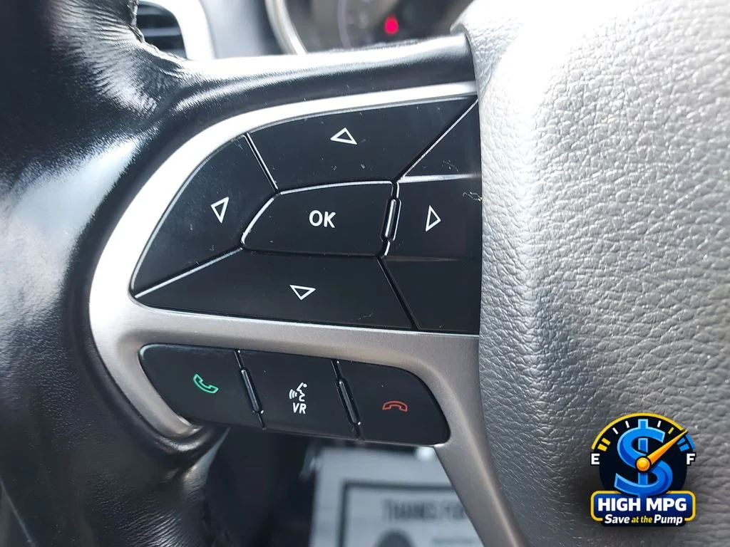 Used 2021 Black Jeep Laredo E image 23