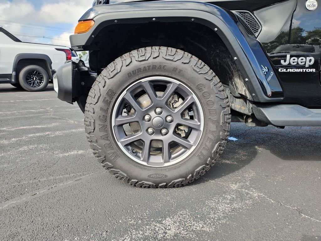 Used 2021 Black Jeep Overland image 10
