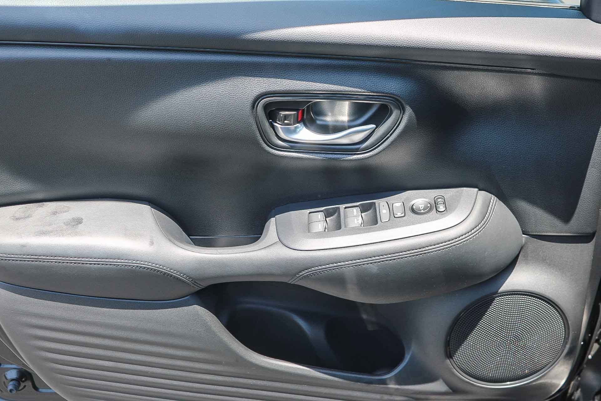 2025 Honda HR-V LX - Photo 47