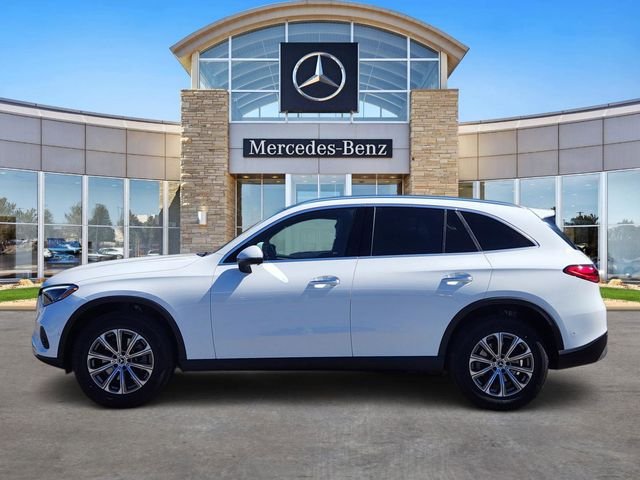 New 2026 Polar White Mercedes-Benz GLC 300 image 2