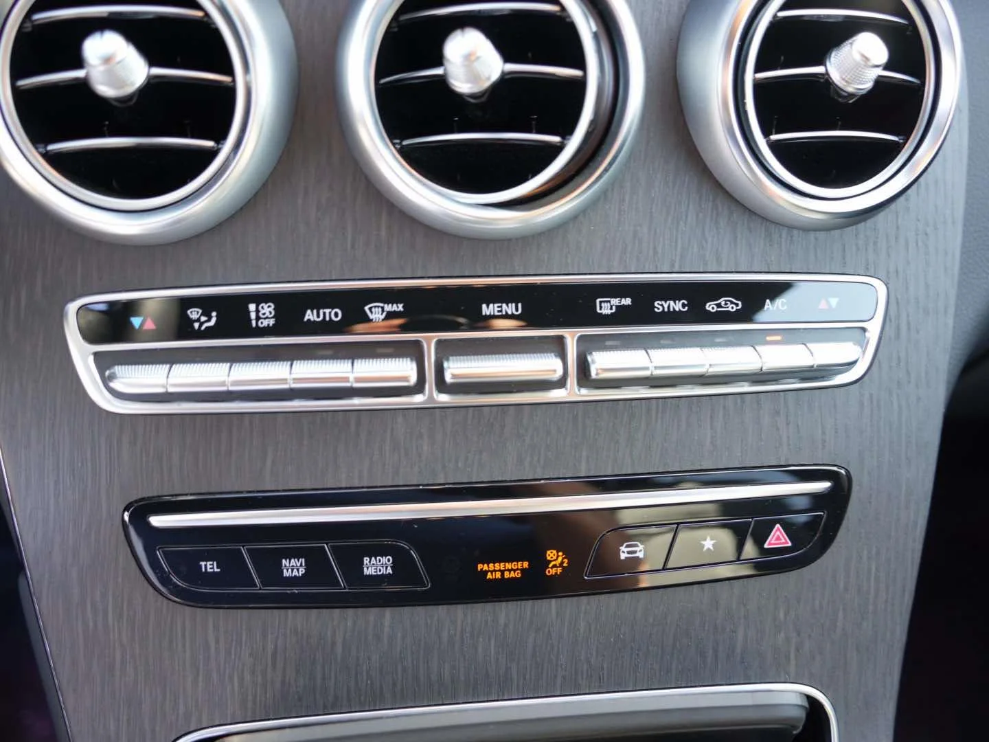 Used 2022 Polar White Mercedes-Benz GLC 300 4MATIC® SUV image 19