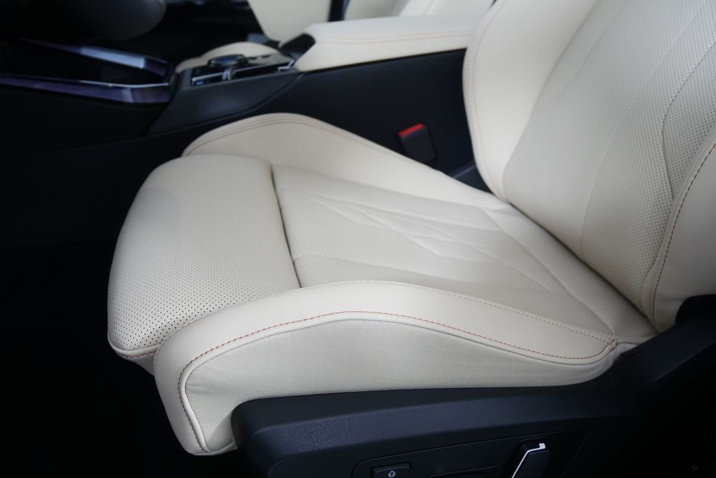 Used 2026 Dune Grey Metallic BMW 30 xDrive image 9