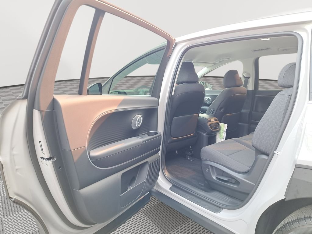 2026 Hyundai IONIQ 9 SE - Photo 13