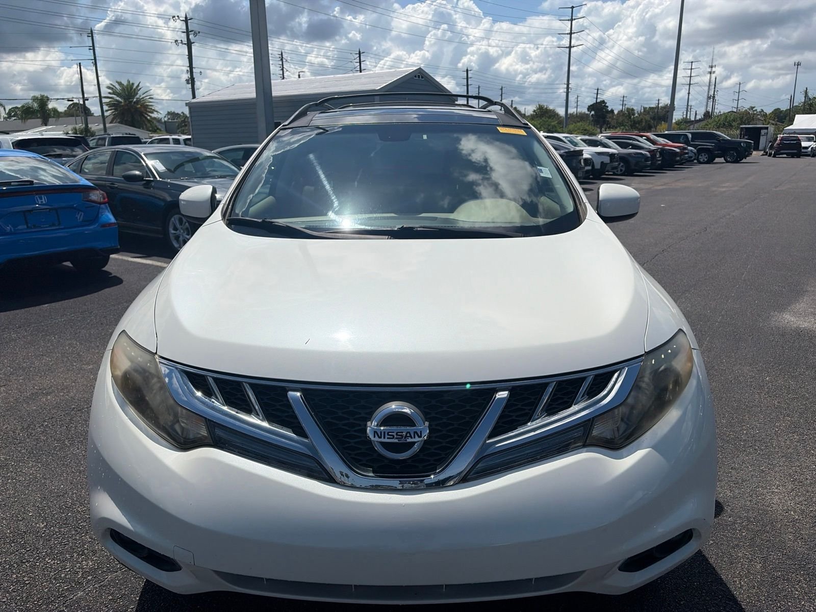 Used 2012 White Nissan SL image 2