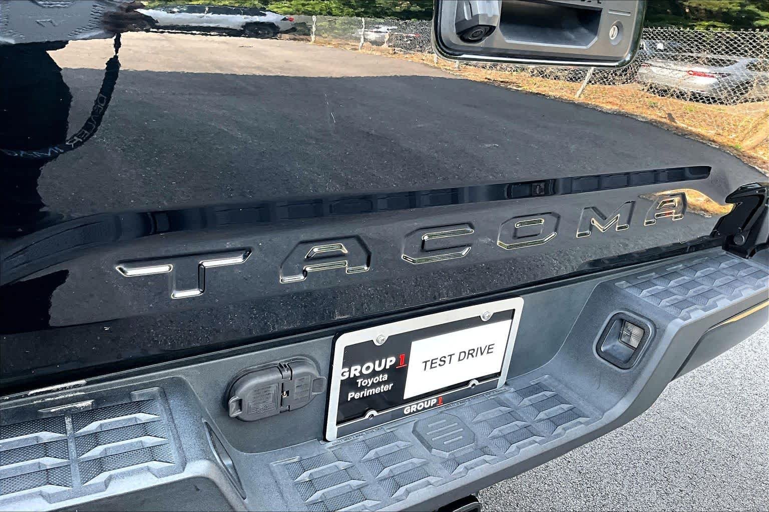 Used 2019 Midnight Black Metallic Toyota SR image 9