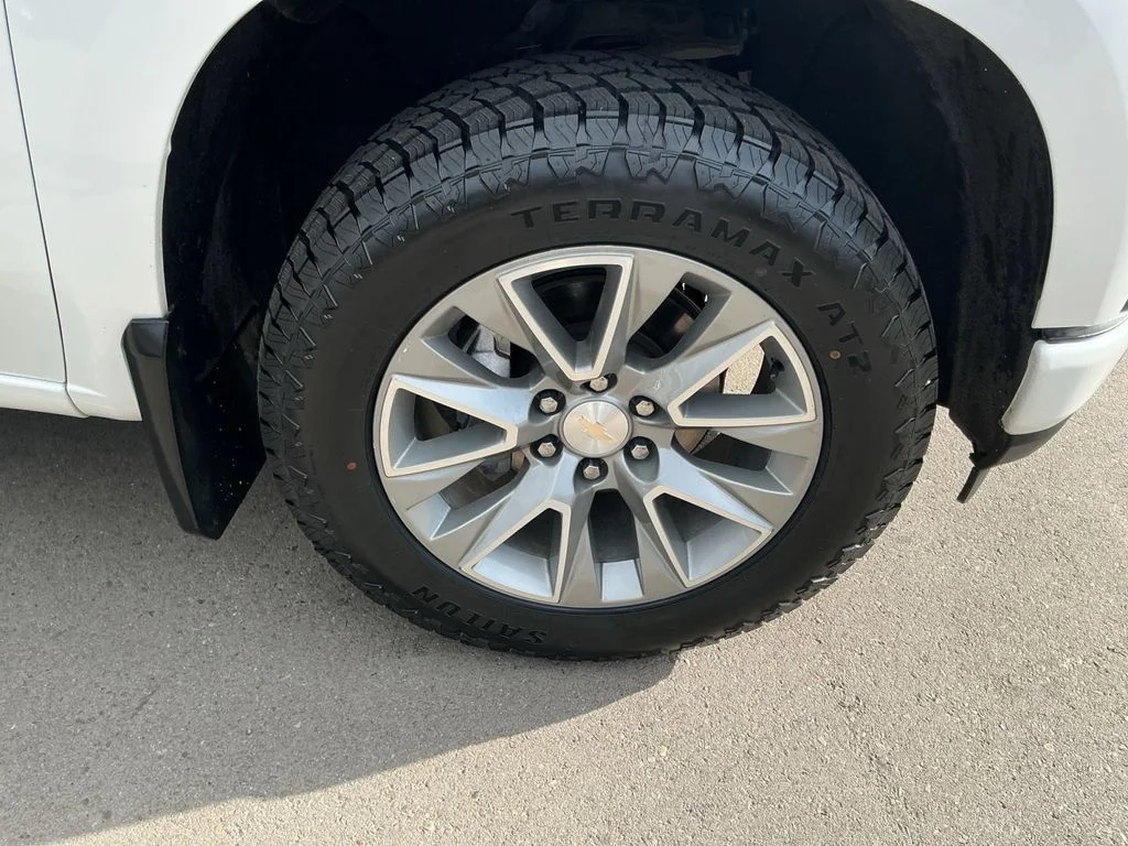 Used 2022 Beige Chevrolet High Country image 29