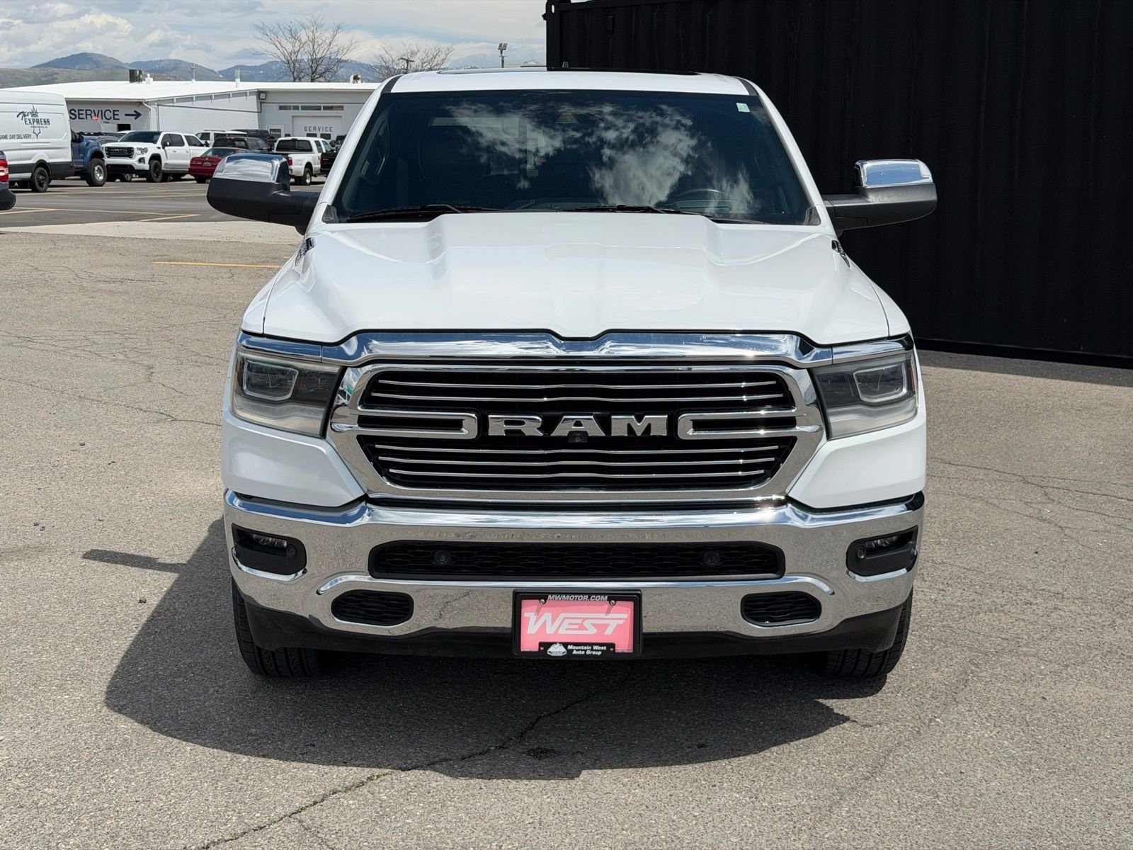 View vehicle photo 3