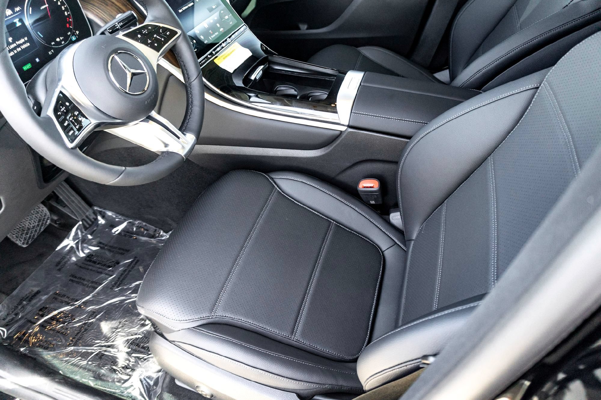 2025 Mercedes-Benz GLC Base - Photo 10