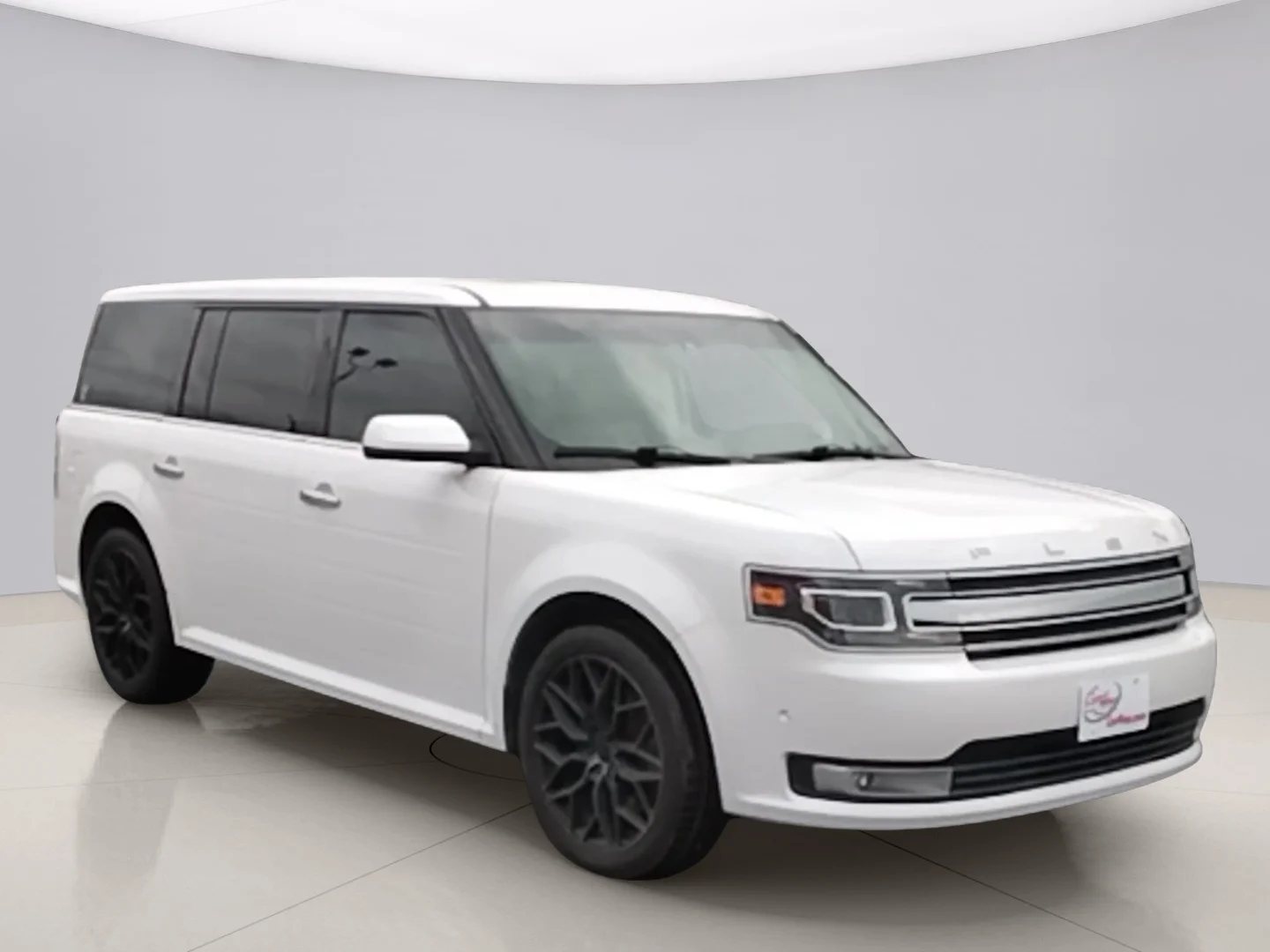 Used 2014 White Ford LIMITED image 3