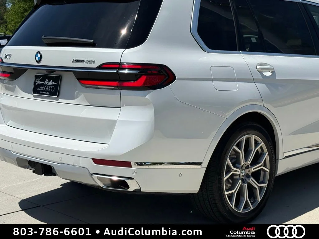 Used 2023 White BMW xDrive40i image 15