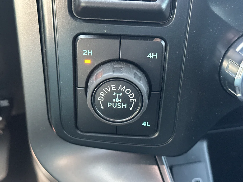 Used 2025  Ford Tremor image 27