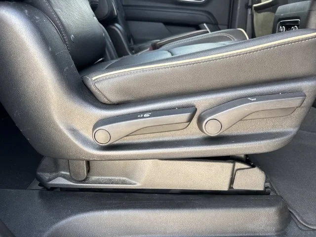Used 2022 White Chevrolet Premier image 19