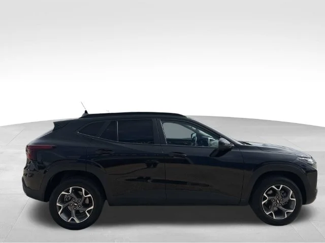 Used 2025 Black Chevrolet LT image 12
