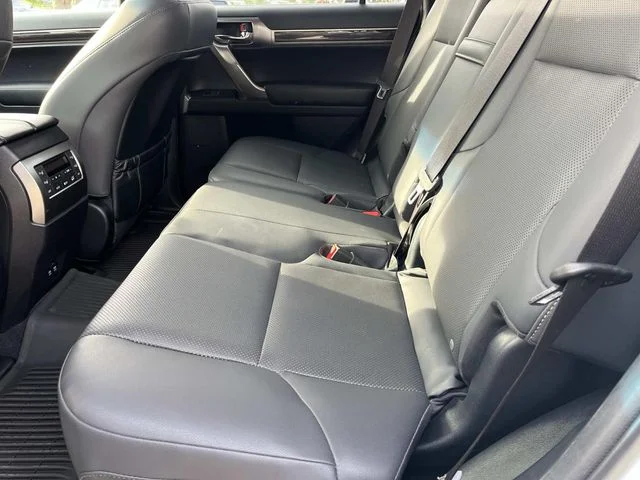 Used 2022 White Lexus 460 image 23