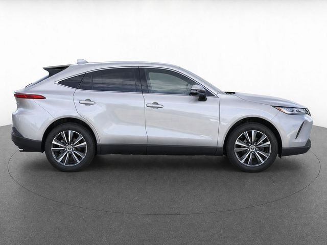 Used 2022  Toyota LE image 8