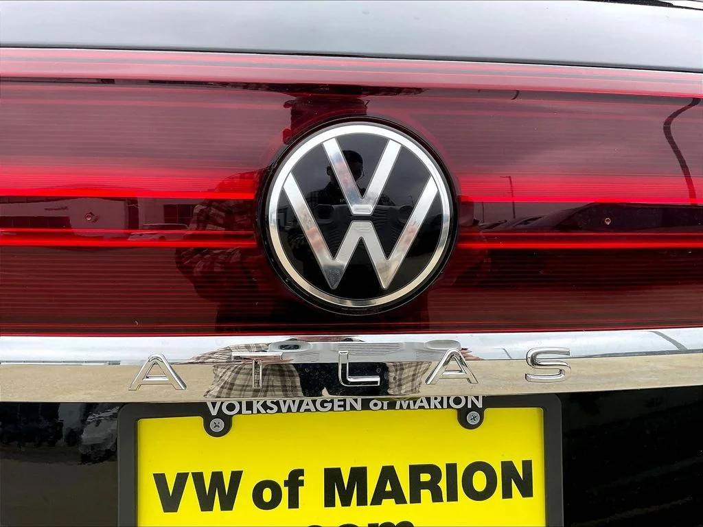 New 2026 Black Volkswagen SE w/Technology image 26
