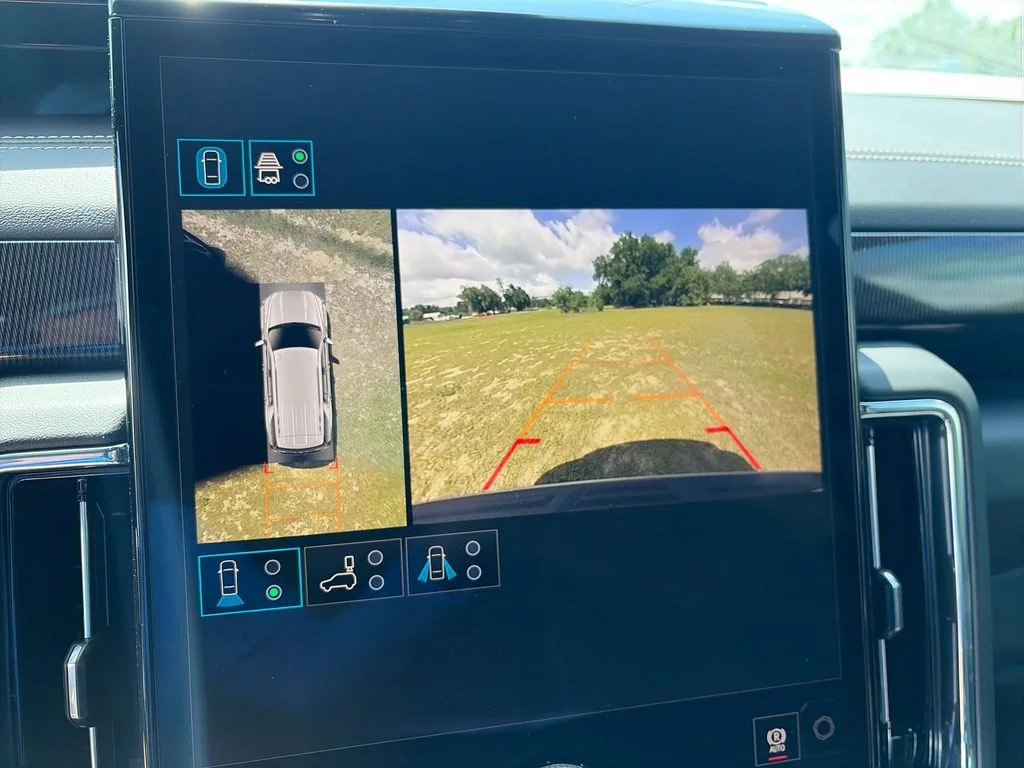 New 2026 Sterling Metallic GMC Elevation image 21