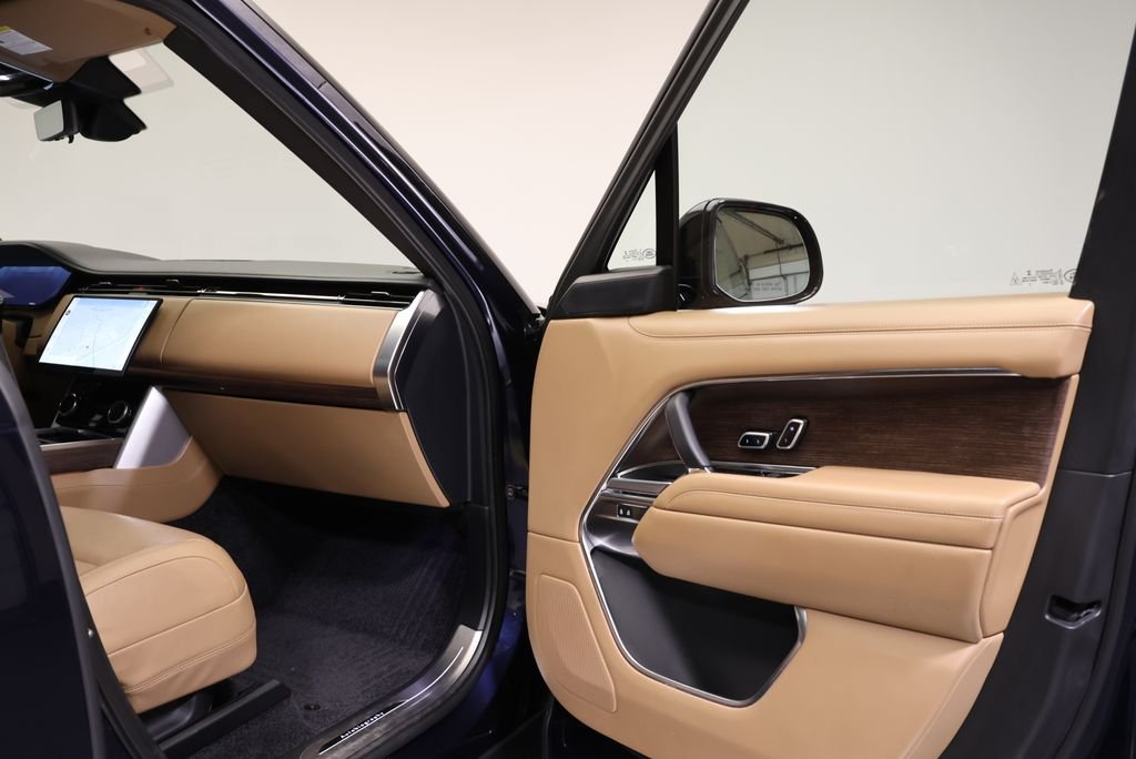 Used 2023 Portofino Blue Metallic Land Rover Autobiography image 39