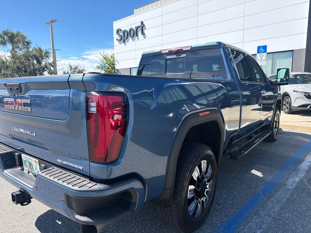 Used 2025 Blue GMC Denali image 10