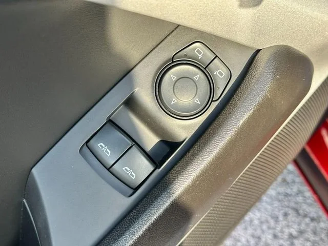 2021 Chevrolet Camaro 1LT - Photo 13