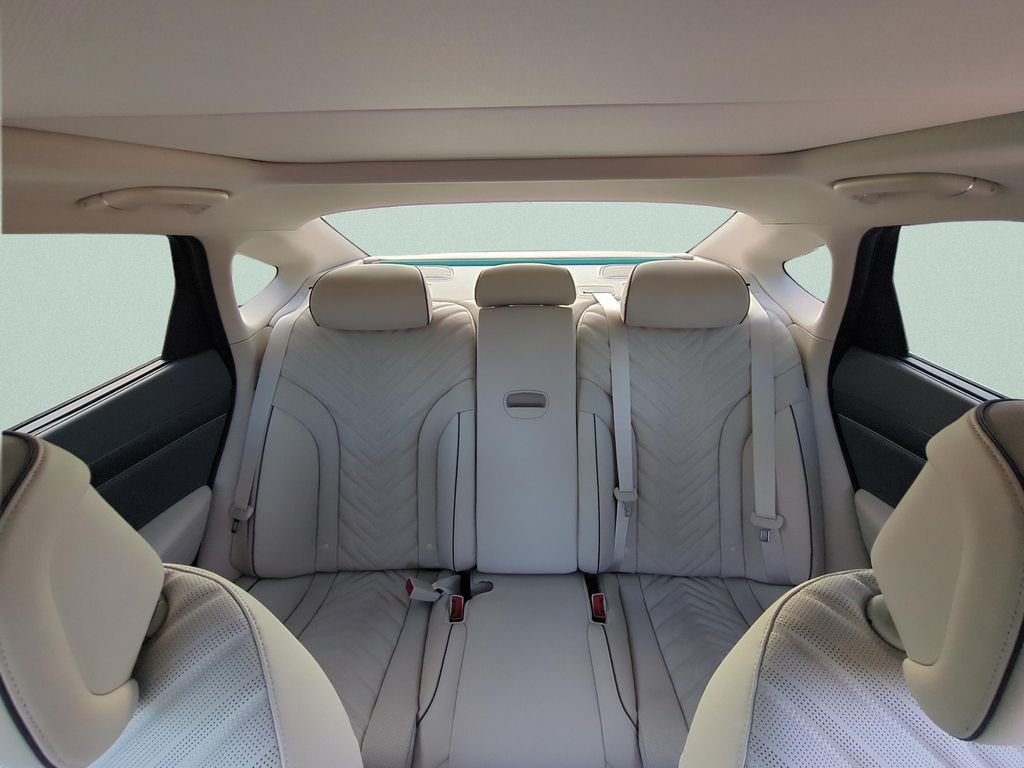 New 2026 Blue Genesis 2.5T SPORT PRESTIGE image 9