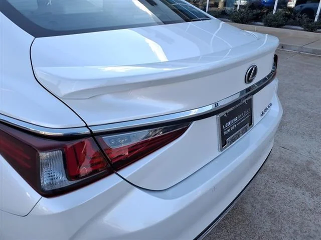 Used 2025 Eminent White Pearl Lexus Base image 19