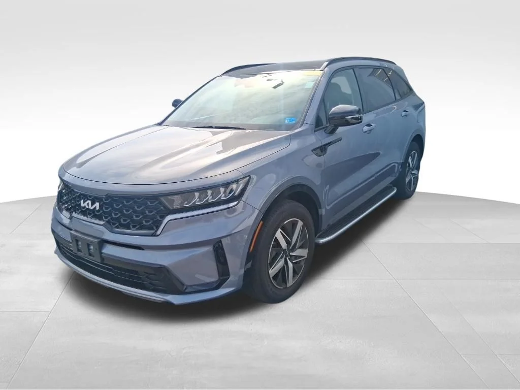 Used 2023 Silver Kia S image 7