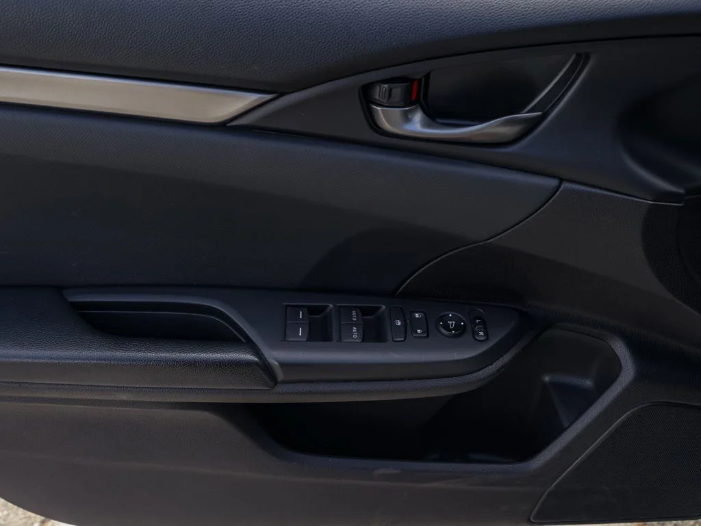 Used 2020  Honda Sport image 22